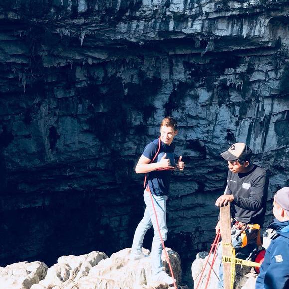 Meet your Posher, Fernando - Picture 1 of 1